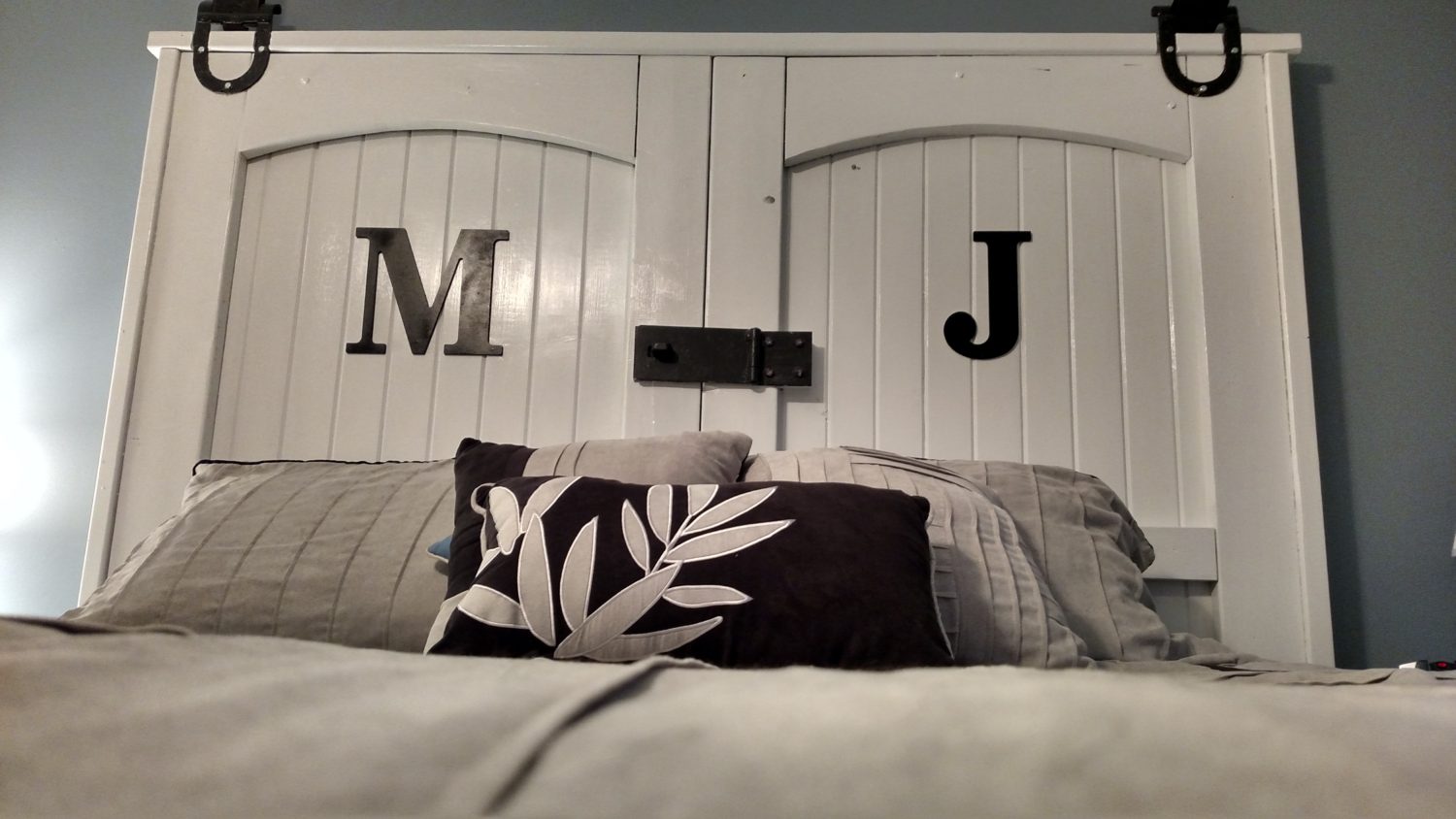 How To Build A Rustic Barn Door Headboard Old World Garden Farms